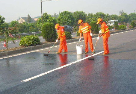呼伦贝尔 彩色路面喷漆维修改色的使用寿命有多长？